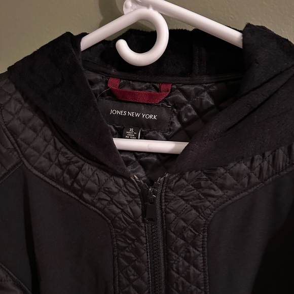 Jones New York Black Quilted Bomber Jacket - Picture 2 of 3